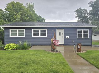 545 Jewett St, Platteville, WI 53818