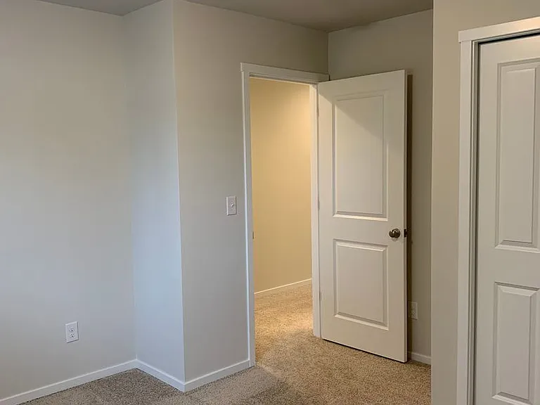 537 NE 138th Pl — Photo 29
