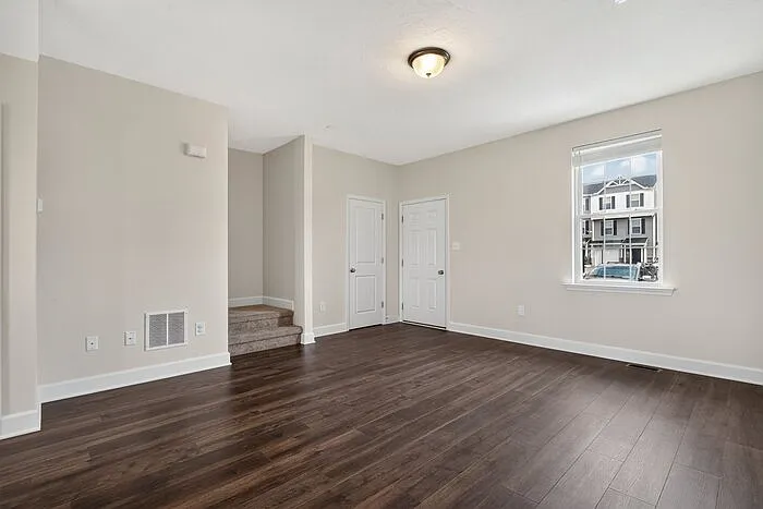 109 Holstein Dr — Photo 3