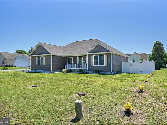 2nd image of 409 Summit Dr