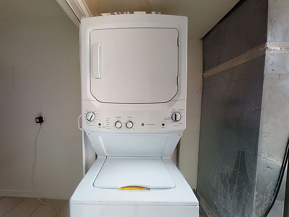 3rd image of 1442 N 17th St #B