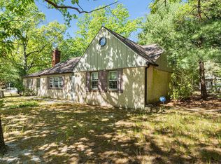 98 Spruce Ln, Pine Hill, NJ 08021