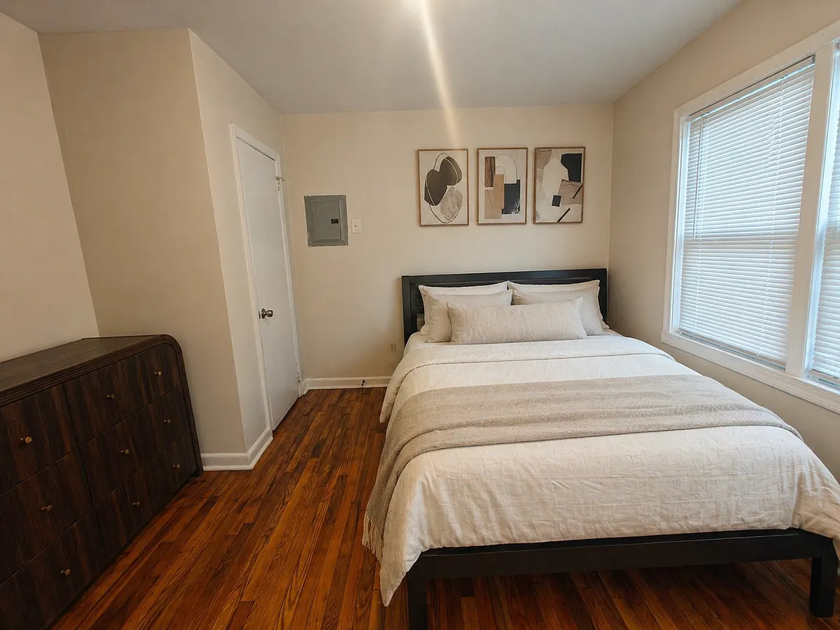 Building Photo - 2217 Custer St #3