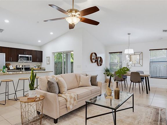 5th image of 2107 W CLIFTON STREET