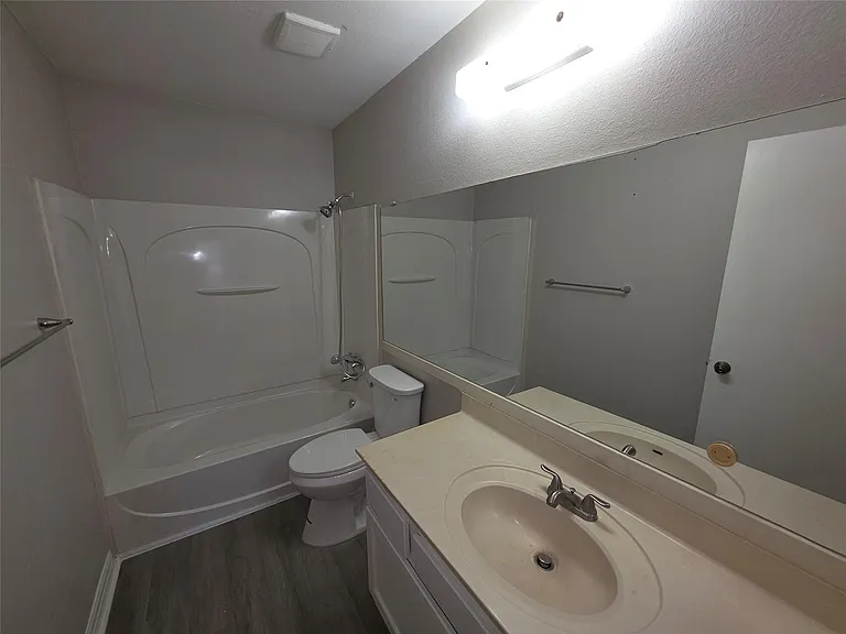 21019 Western Valley Dr — Photo 7