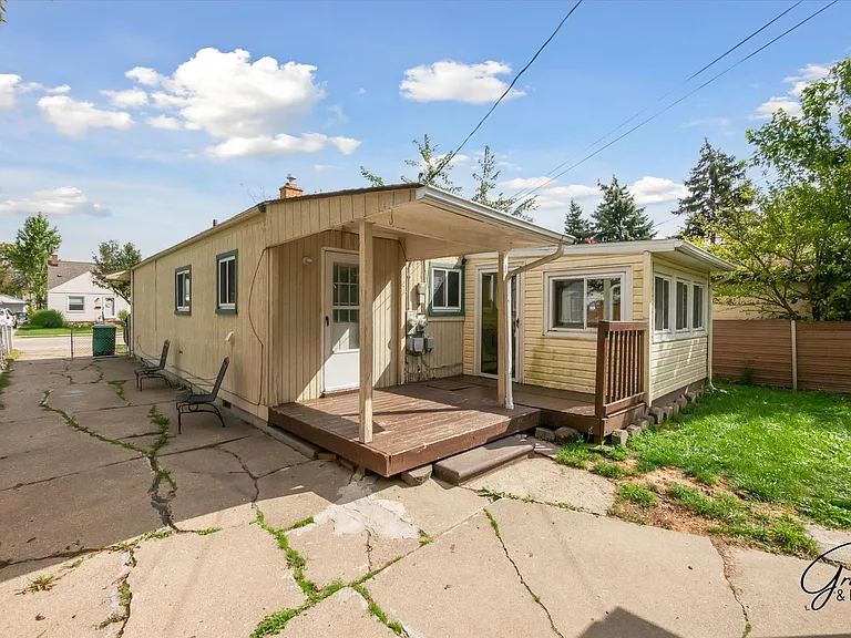 22843 Lambrecht Ave — Photo 18