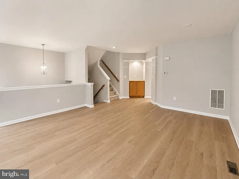 1124 Hampton St — Photo 8