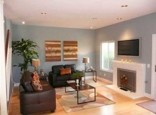 1752 N Willowspring Dr, Encinitas, CA 92024