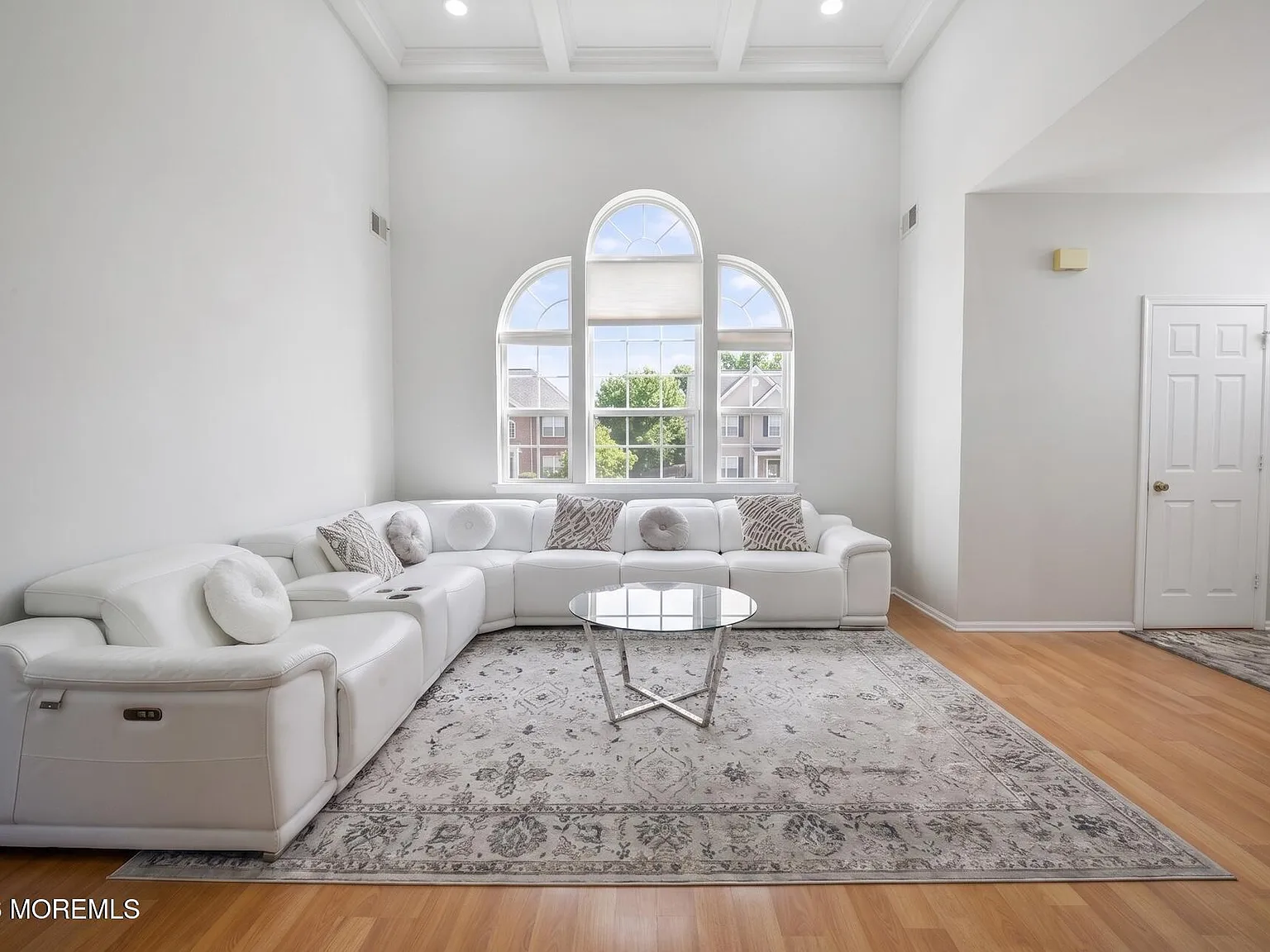 3 bed, 2.5 bath, 2107 sqft, $3,850 — Photo 3