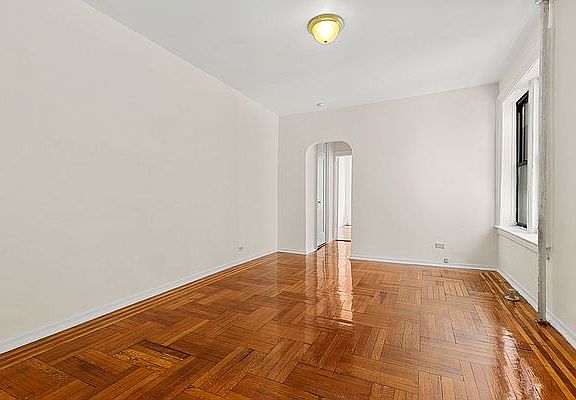 2nd image of 20 Laurel Hill Ter APT 2c
