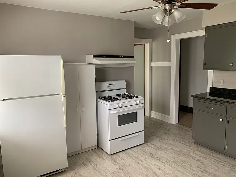 3146 S Clement Ave — Photo 4