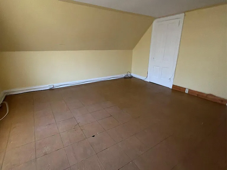 184 Highland Ave — Photo 32