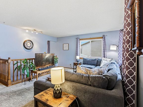 3rd image of 5024 Campanaro Ln
