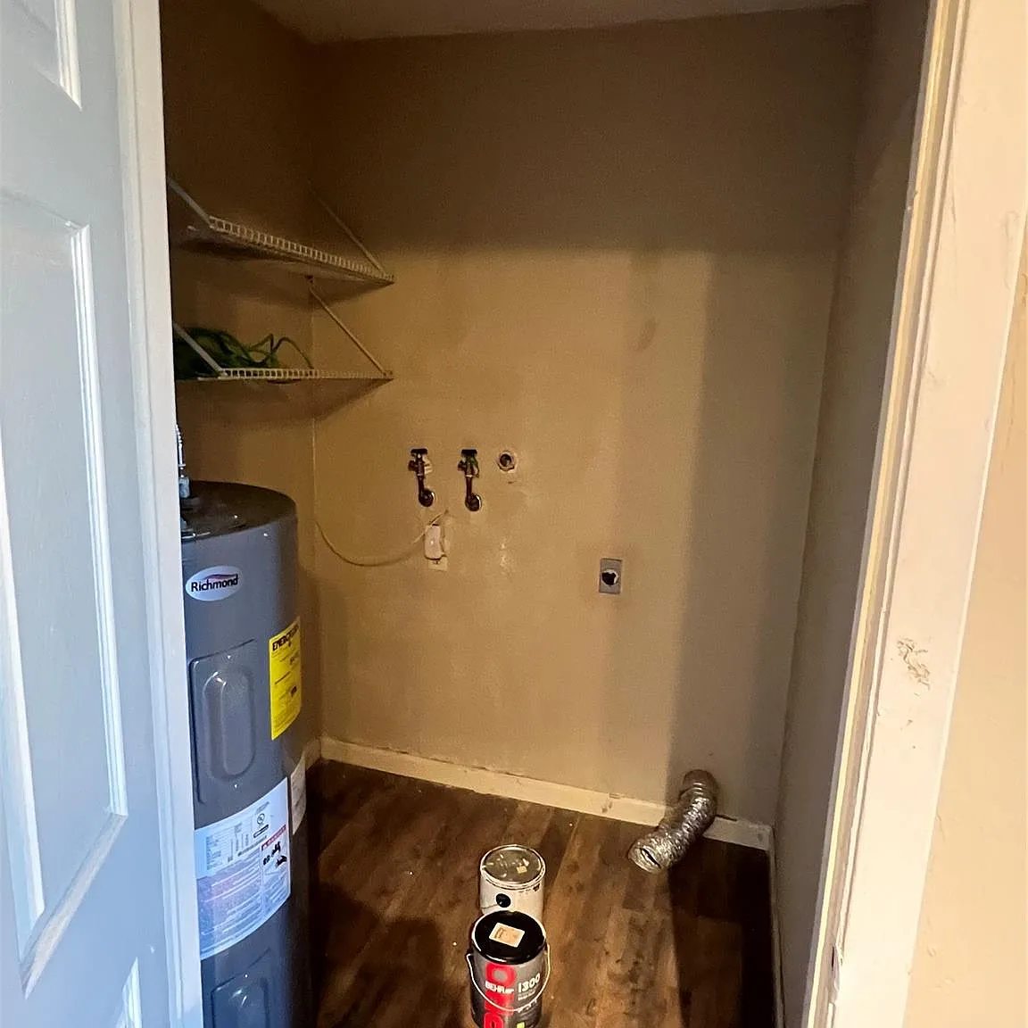 2 bed, 1.0 bath, $1,300 — Photo 4