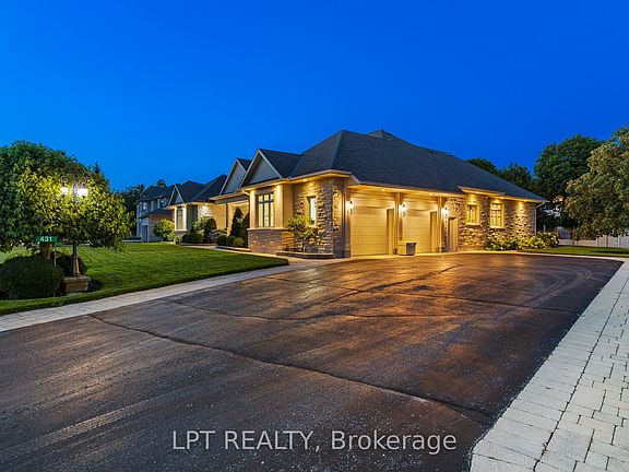 2nd image of 431 Lockmaster Cres