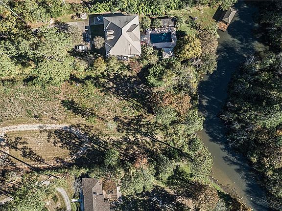 4th image of 106 Zinnia Dr