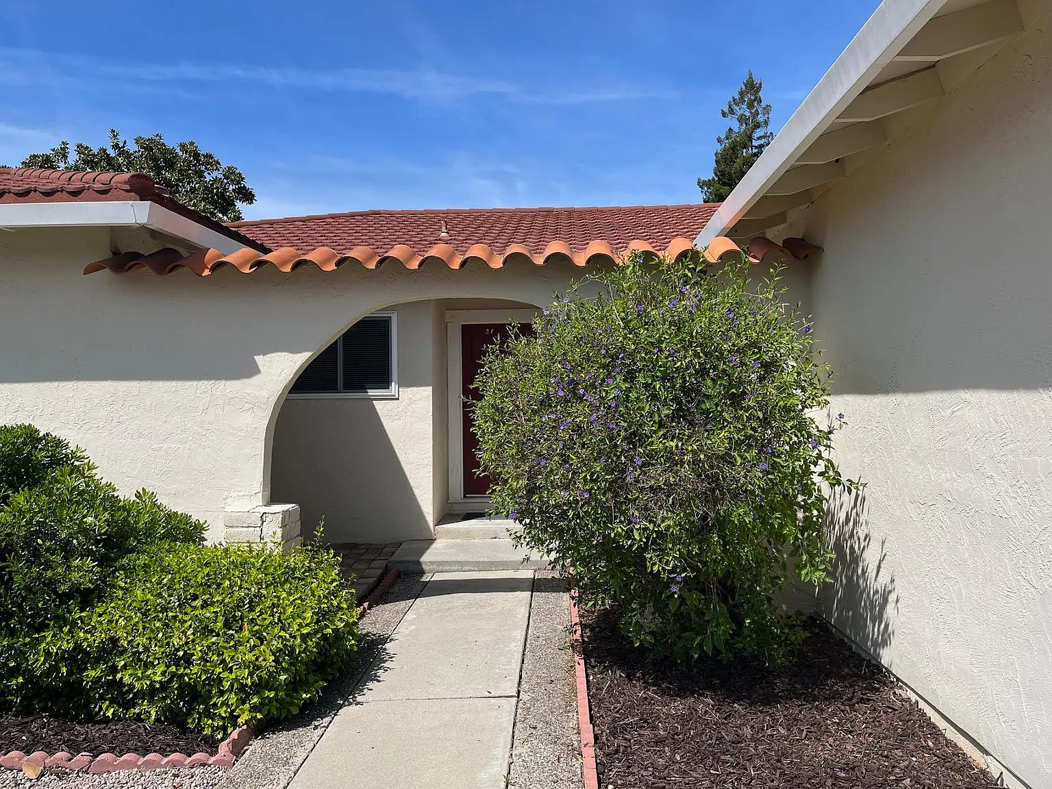 3 bed, 1685 sqft, $5,000 — Photo 2