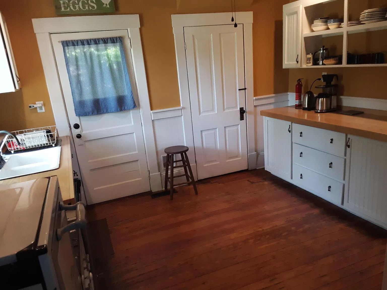 37 Elizabeth Pl — Photo 2