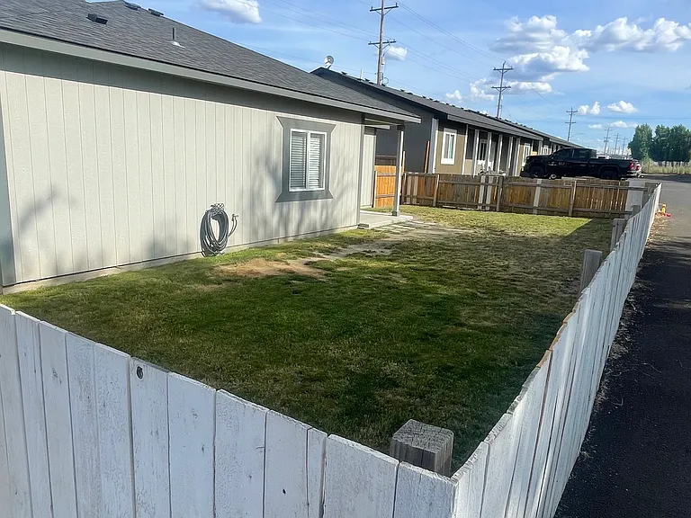 740 6th Ave — Photo 31