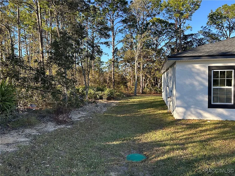 2097 W Hampshire Blvd — Photo 2