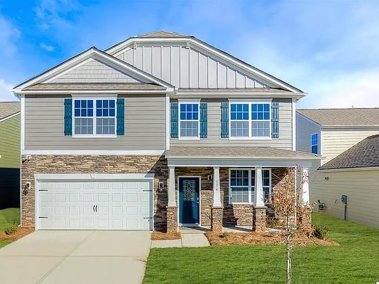 418 Grantham Ln — Photo 1