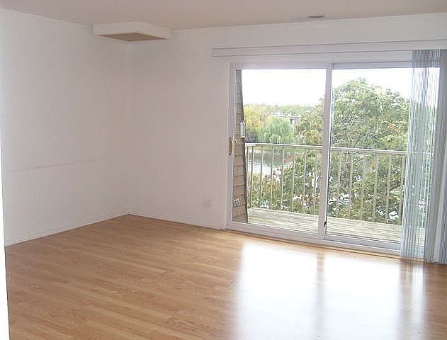 1st image of 705 Tipperary Ct APT 3C