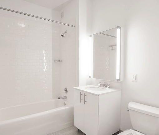 5th image of 4615 Center Blvd APT 2908