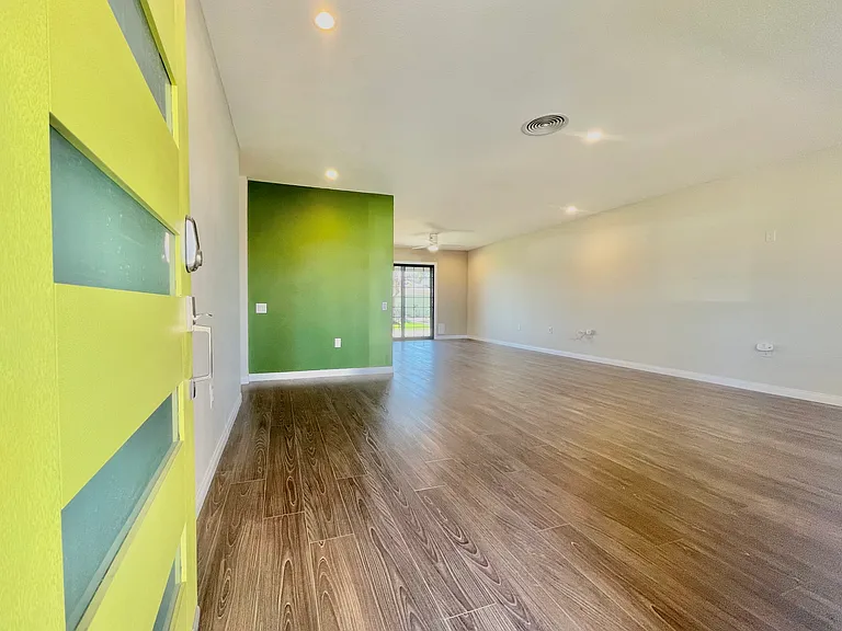 42900 Texas Ave — Photo 4