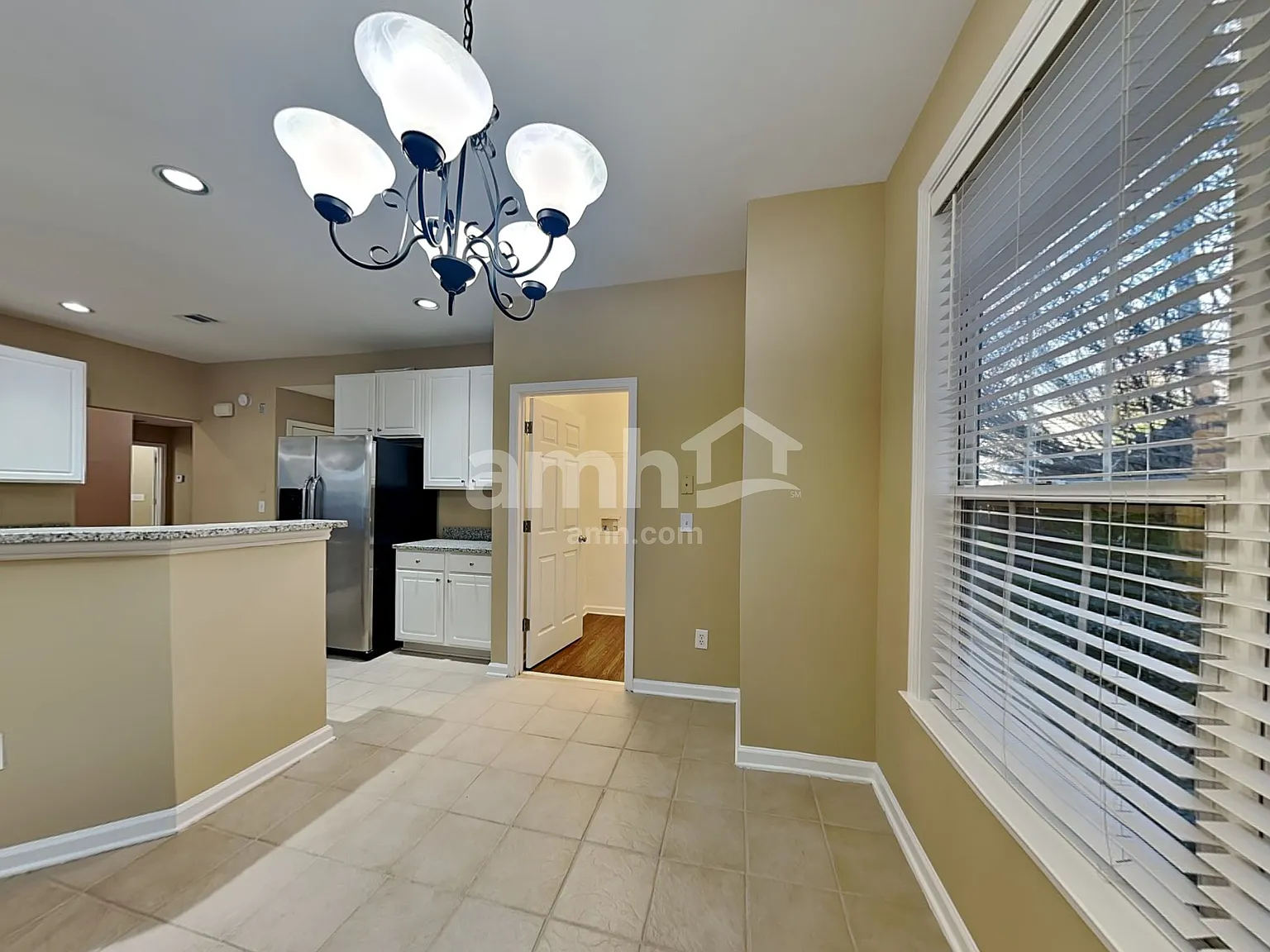 4 bed, 2.5 bath, 2593 sqft, $3,085 — Photo 4