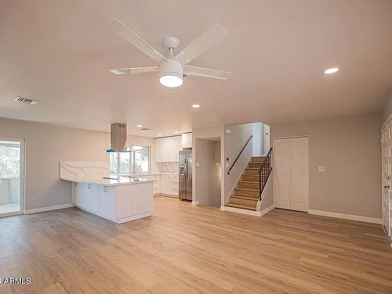 1646 E Hermosa Dr — Photo 1