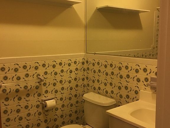 5th image of 1455 Mineral Spring Ave APT 15