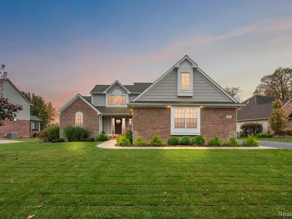 5839 Westwood Dr, Grand Blanc, MI 48439