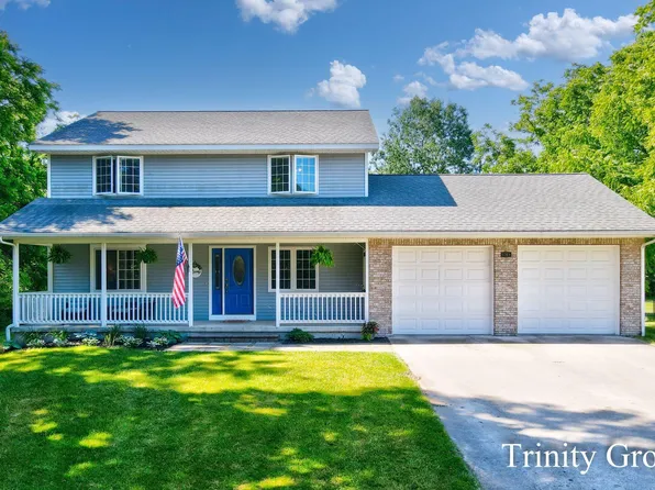 1560 Black Hills South Dr, Kent City, MI 49330