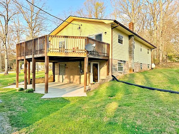 4th image of 165 Lakebrook Dr