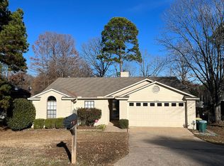 1703 Calgary Trl, Little Rock, AR 72211