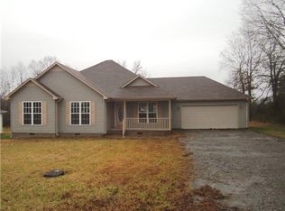 25 Fox Wood Dr, Fayetteville, TN 37334