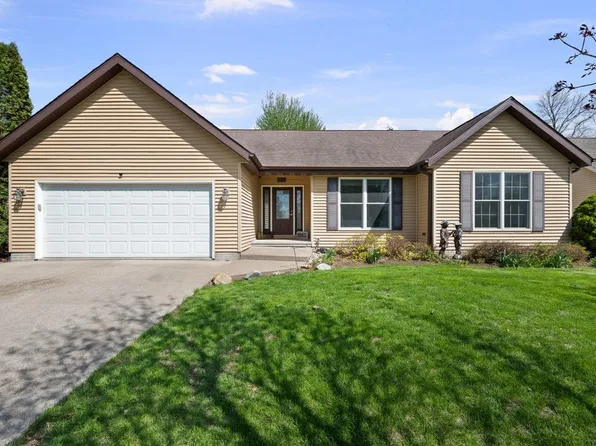 318 Sycamore St, Wilton, IA 52778