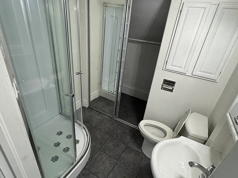 1016 Harney Ave — Photo 4