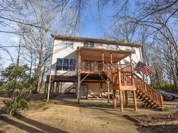 13593 Riverbend Rd, Moundville, AL 35474