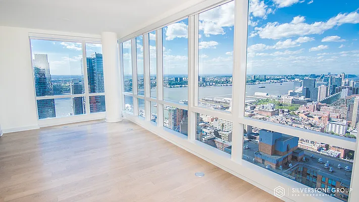 Rented by Silverstone Group USA Corp. | media 28