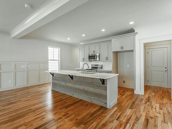 4th image of 262 Hedgewood Dr