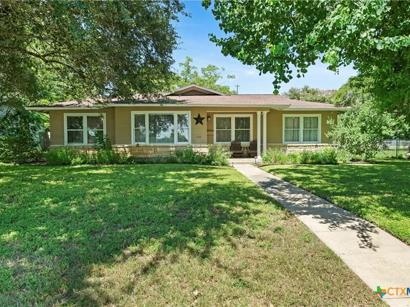 133 Club Dr, Luling, TX 78648