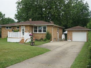 230 N Harvest St, Williamsville, NY 14221
