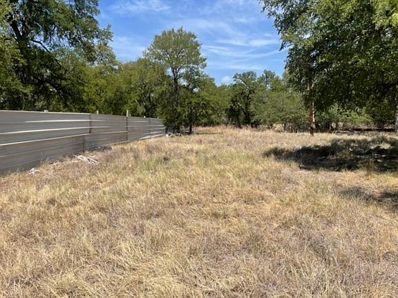 4th image of 2807 Kingscircle Dr