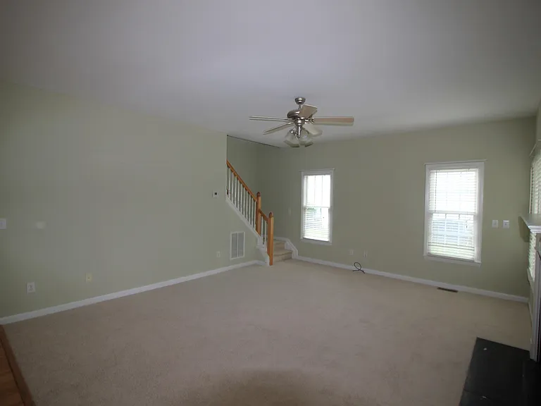 304 Peachtree Point Ct — Photo 11