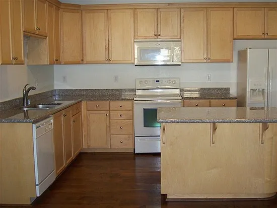 88 N Jackson Ave #203 — Photo 12