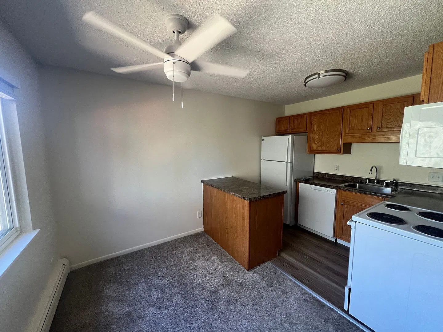 Hearthside Hills - 4172 — Photo 3