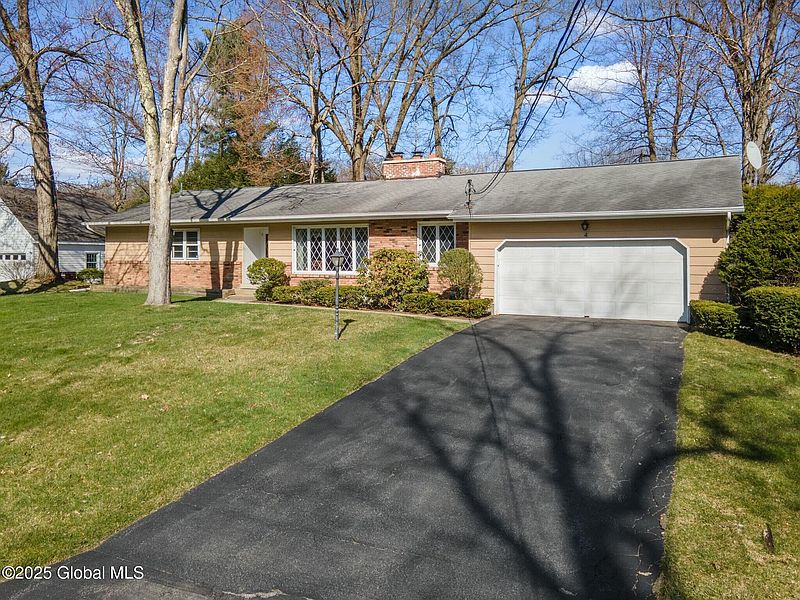 2nd image of 4 Lakewood Drive
