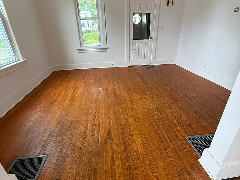 Rogers 304 E Lucas St — Photo 3