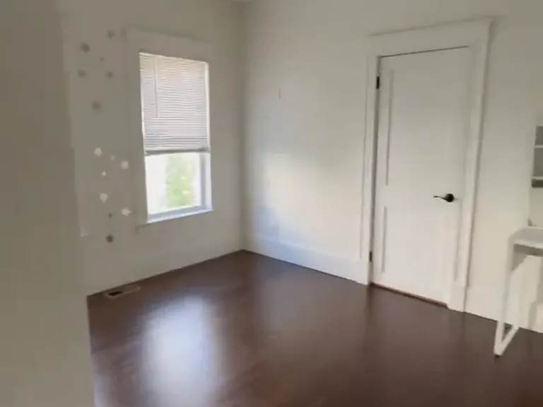 16 Norfolk Ave — Photo 8
